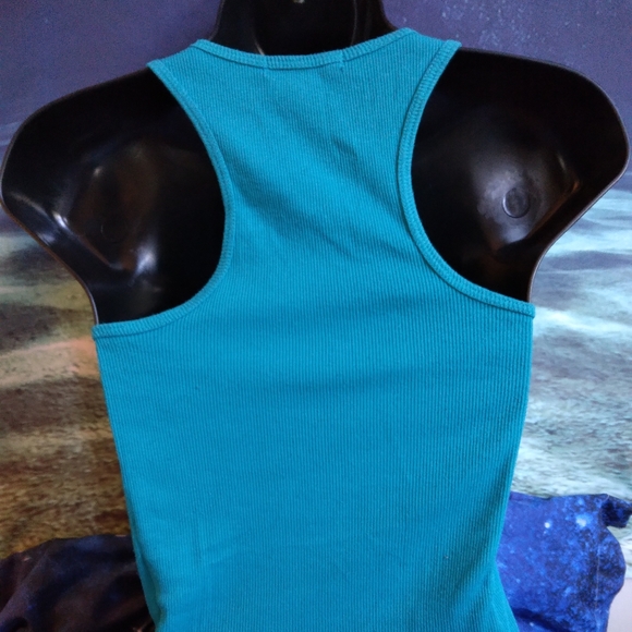 Athletic  Breathable Tank Top - Picture 3 of 3